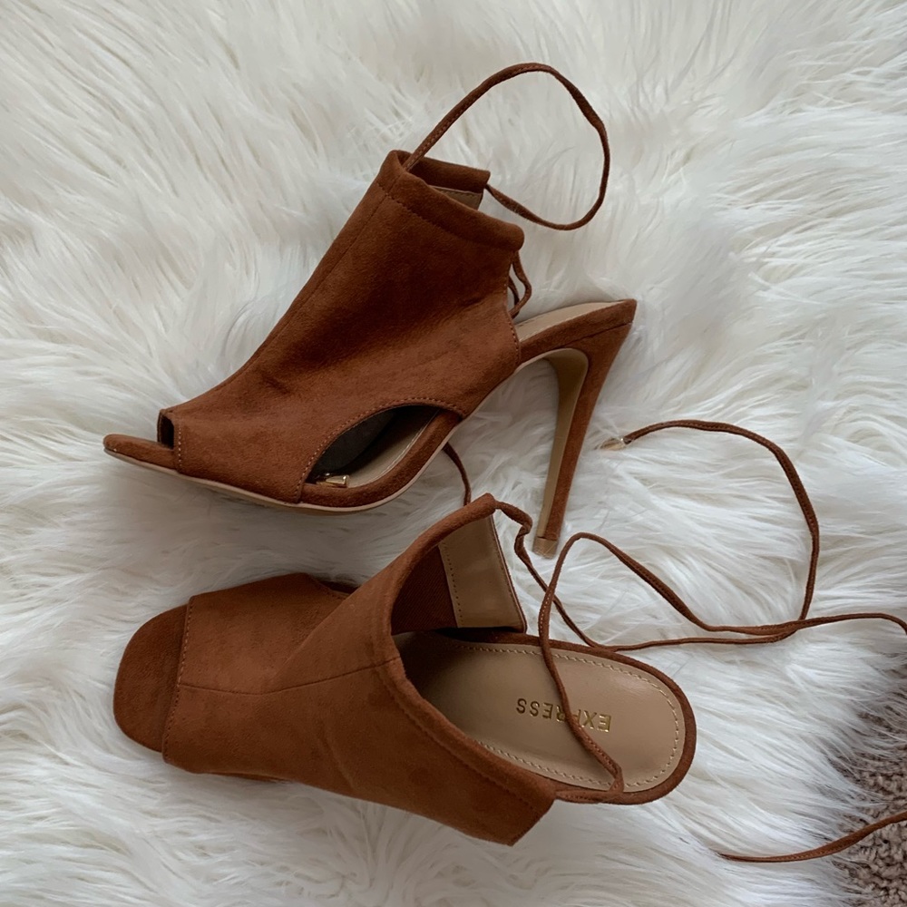 Express peep toe bootie size 6